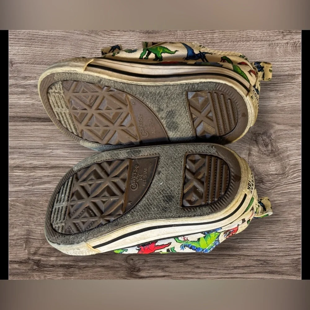 Converse Chuck Taylor All Star 2V Dino Sneaker - Kids' SZ 6 Toddler
